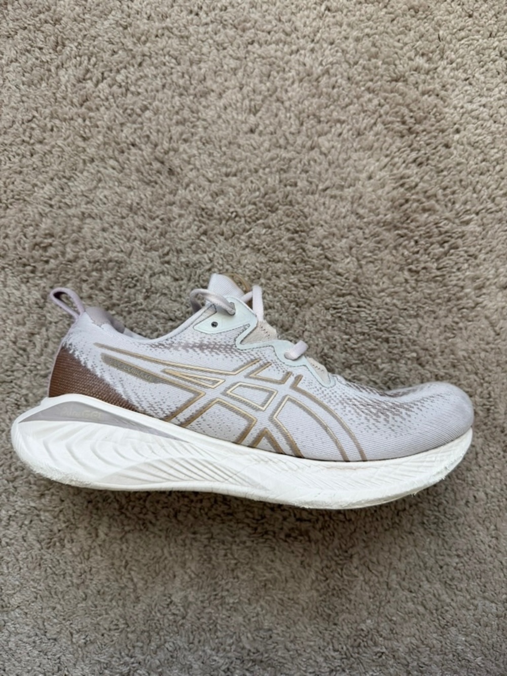 ASICS Gel-Cumulus 25 Womens Size 8.5 Cream Gold Running Shoes 1012B441